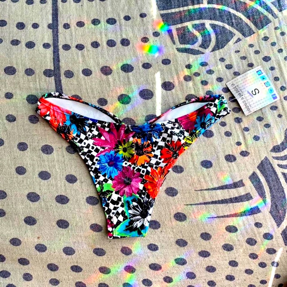 Freedom Rave Wear Check Yeah Bikini Style Bottoms 🏁🌺 NWT!